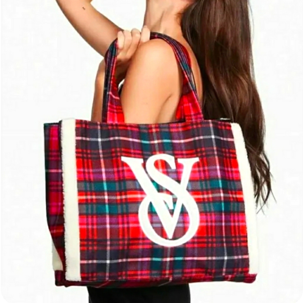 Victoria's Secret VS Holiday Plaid Fleece-Trim Tote Bag New with tags